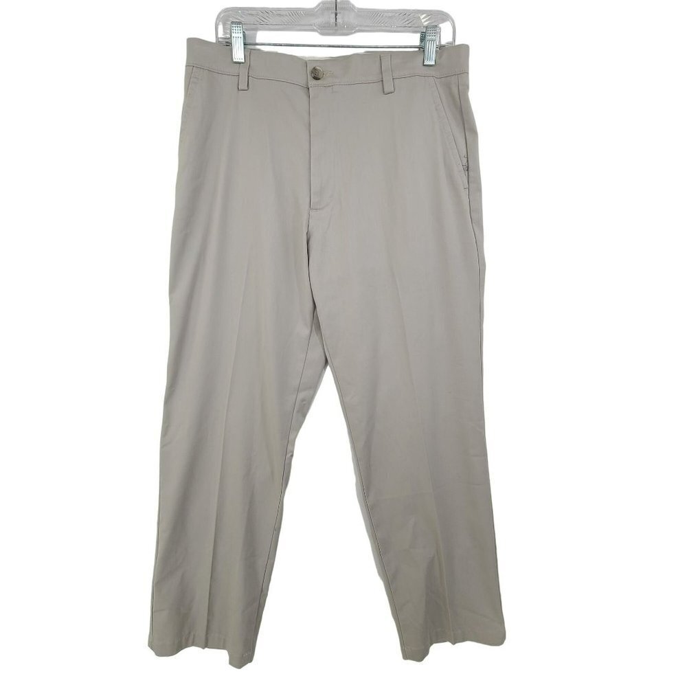 25.  Levi's Dockers NWT Men's Classic Fit Casual Pants Khaki Size 32/30